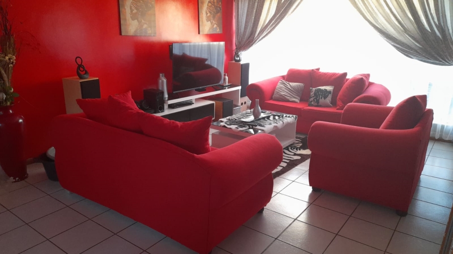 3 Bedroom Property for Sale in La Hoff North West